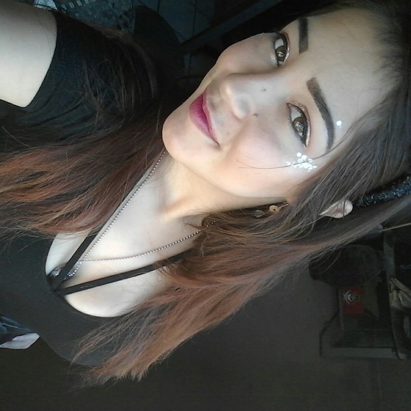 Meet your Posher, Cierra - Picture 1 of 1